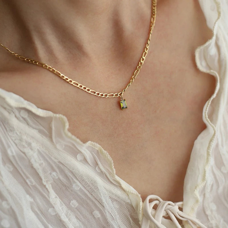 BEAUTY VESSEL 18k Minimalist Necklace