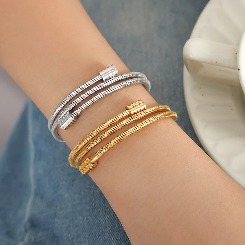 BEAUTY VESSEL 18k Gold-plated Spiral Bangle